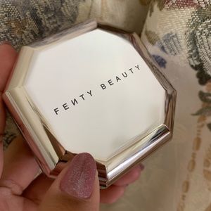 Fenty Beauty | Setting Powder | Hazelnut